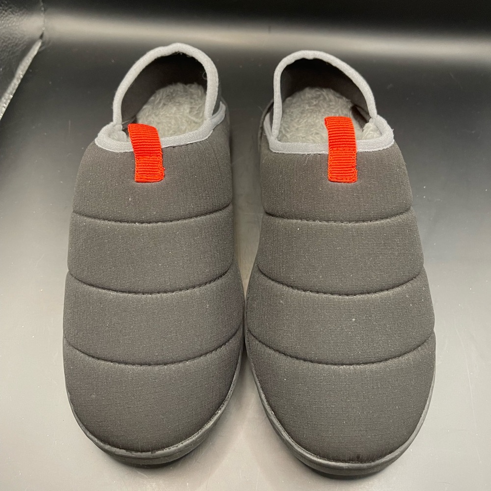 Wonder Nation slippers